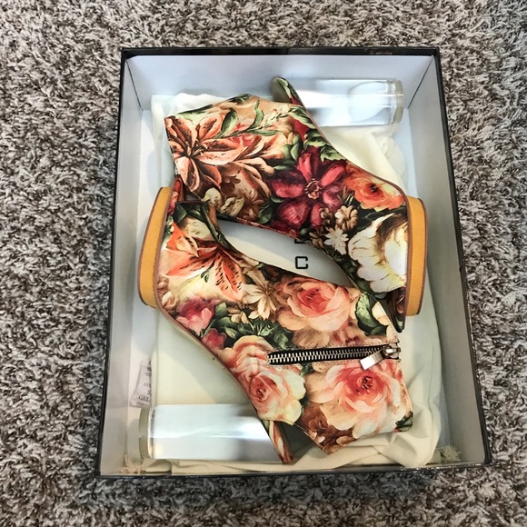 Arden Wohl- Spartali Vegan Bootie - Picture 6 of 8